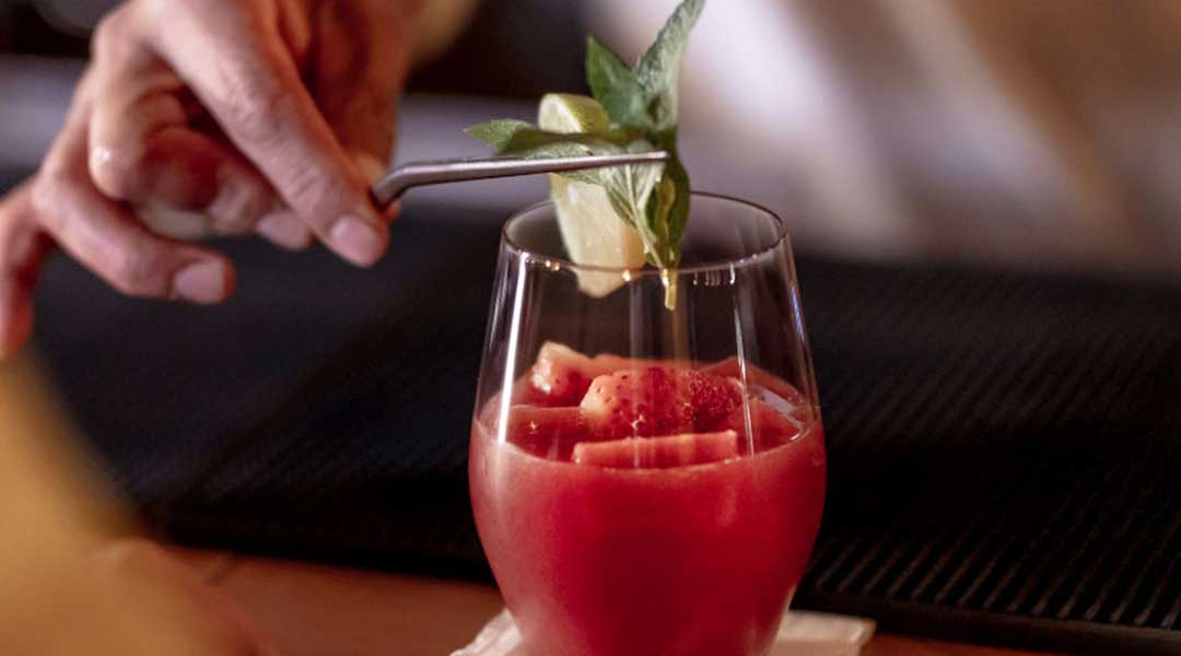 hotel-casa-eva-banner-eva-bar-movil